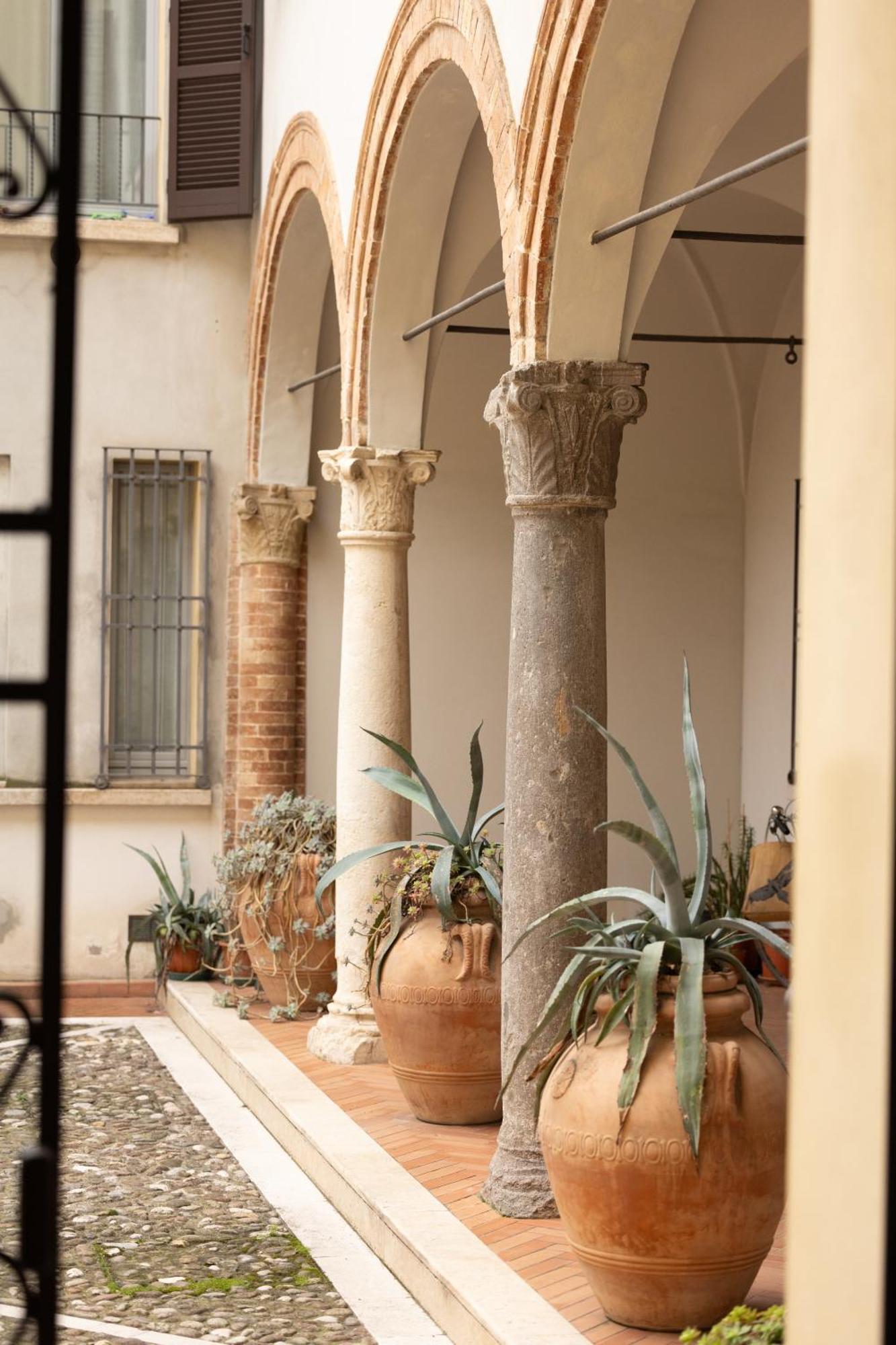 Апартаменты Casa Petrucci Centro Storico Форли Экстерьер фото